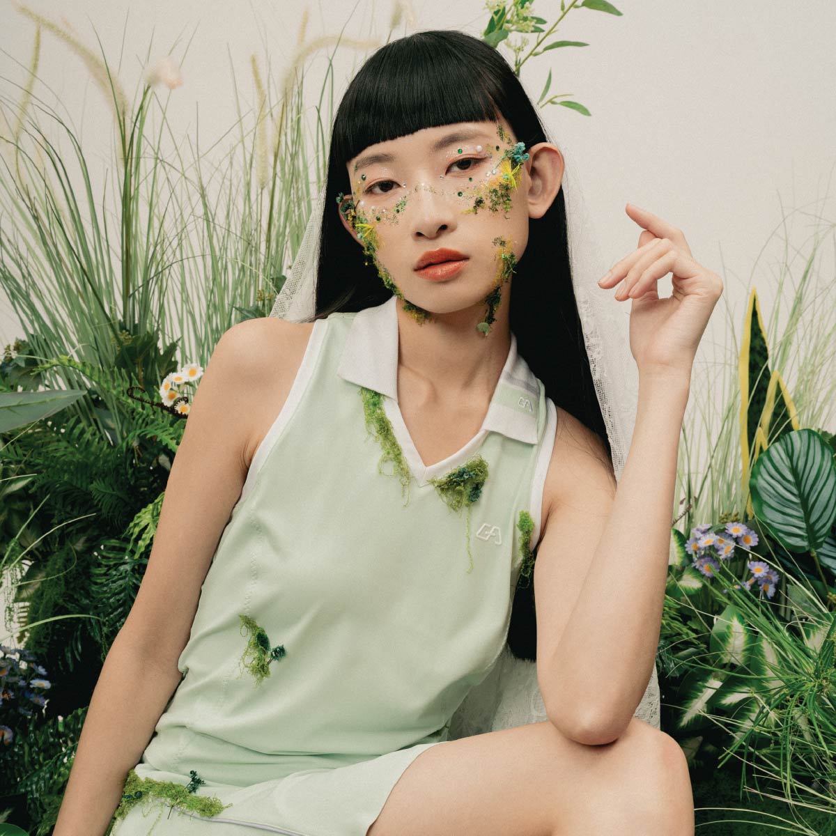 全面解析背心女穿搭指南：從運動機能到日常時尚，打造自信美感