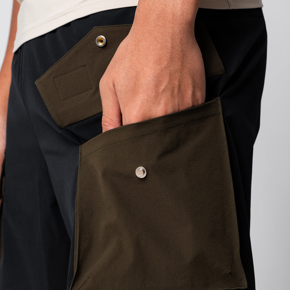 Image of Color Blocking Functional Cargo 9 Inch Running Shorts for Men