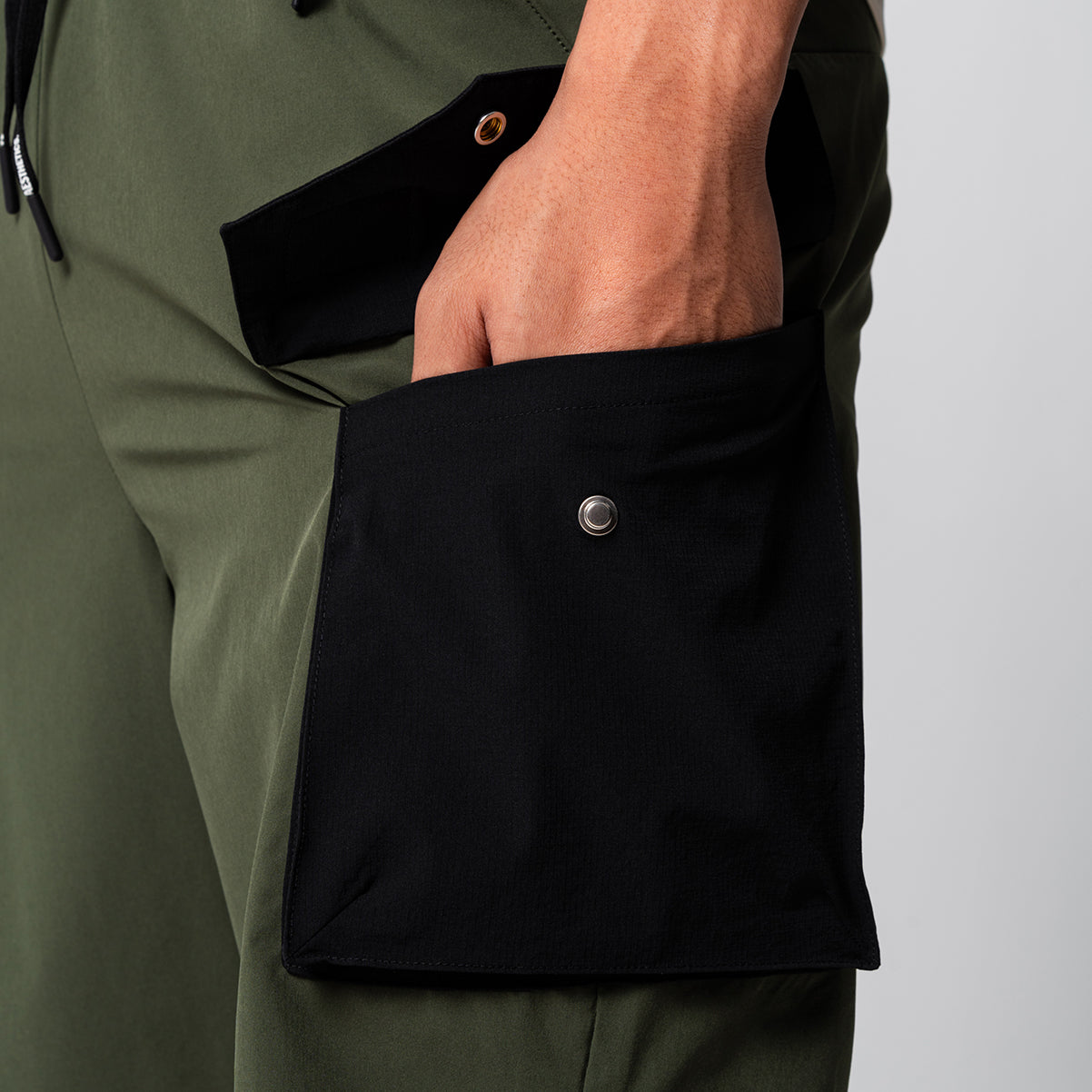 Image of Color Blocking Functional Cargo 9 Inch Running Shorts for Men