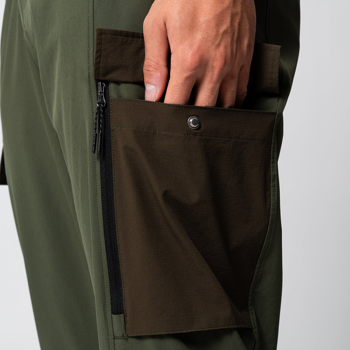 Image of Fabric Blocking Functional Cargo Straight Pants for Men