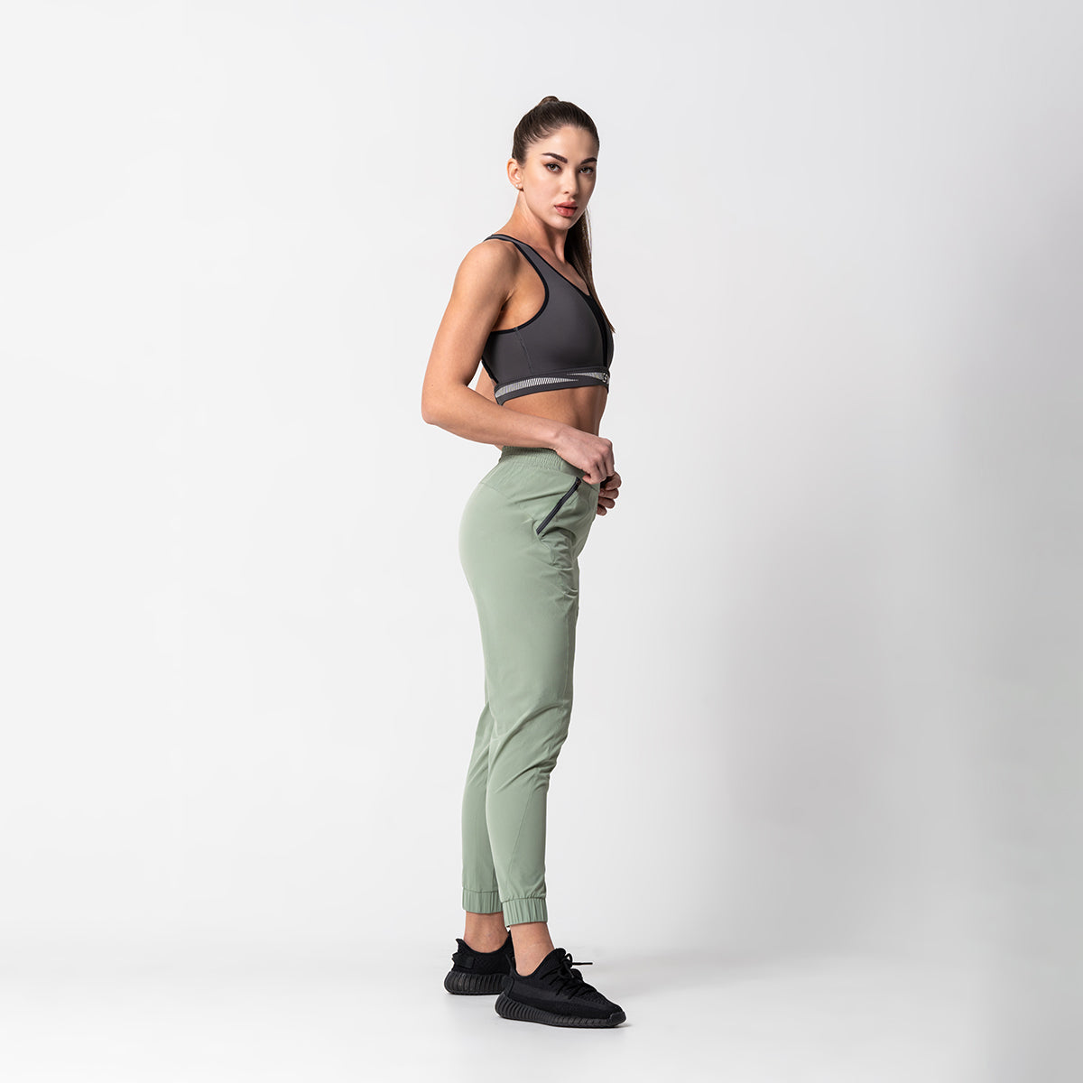 Image of 女裝功能人體工學慢跑褲