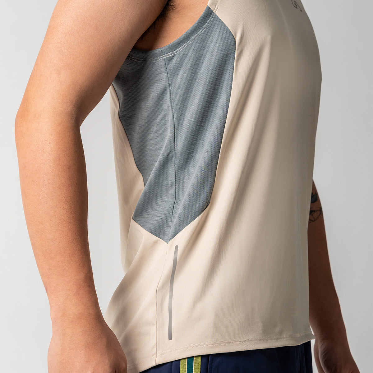 Image of Training Breathable Mesh Blocking Tank Top for Men
