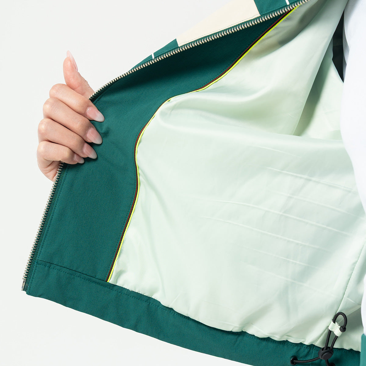 Image of 網球新潮女裝性能外套