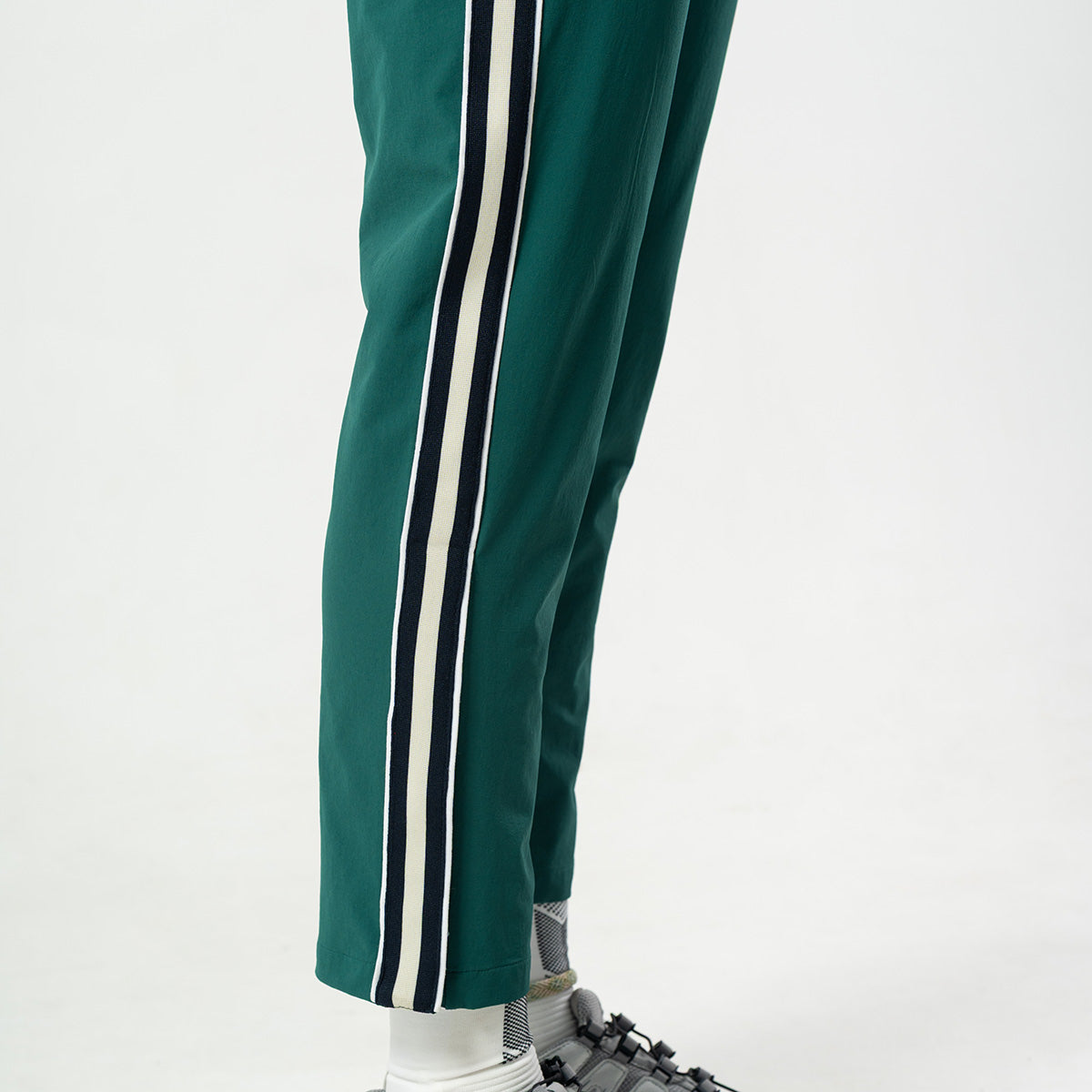 Image of 新潮女裝性能直腳褲