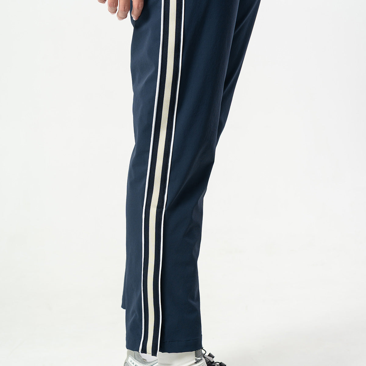 Image of 新潮女裝性能直腳褲