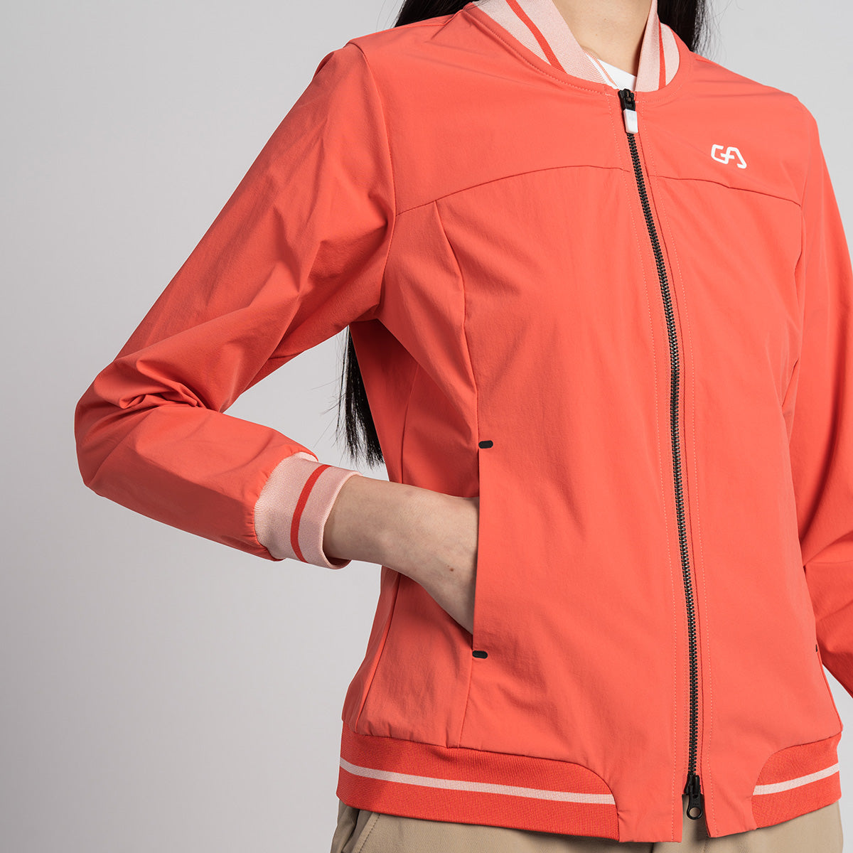 Image of 新潮女裝性能高爾夫球外套